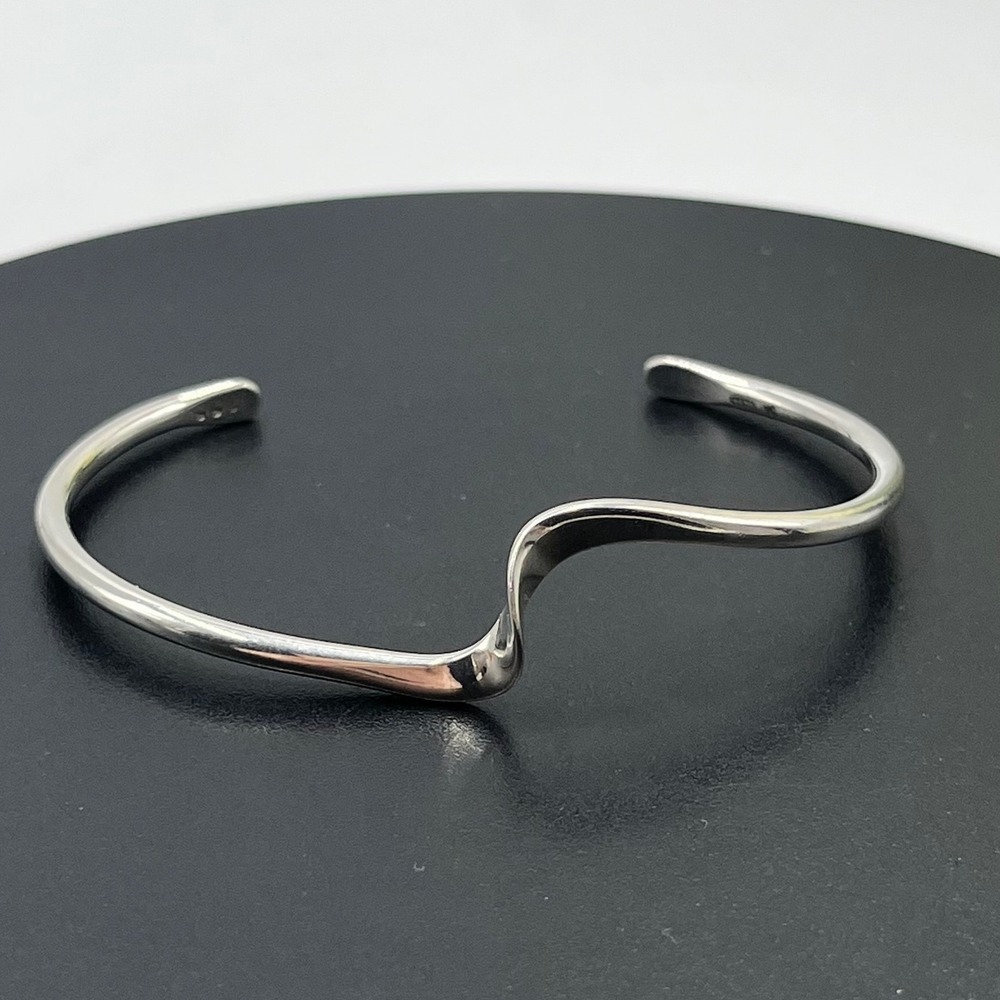 Sterling Silver Designer Minimal Wave Twist‎ Open Ended Sleek cuff bracelet